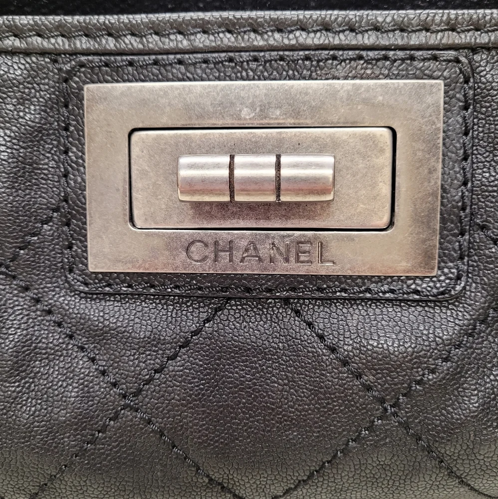 💎CHANEL Large Quilted Black Leather Shoulder bag - Picture 13 of 15